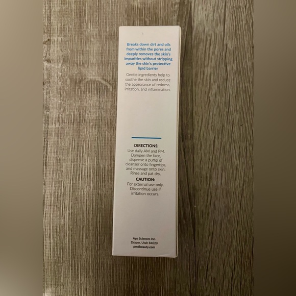 PMD cleanse Soothing Antioxidant Cleanser - Picture 5 of 10